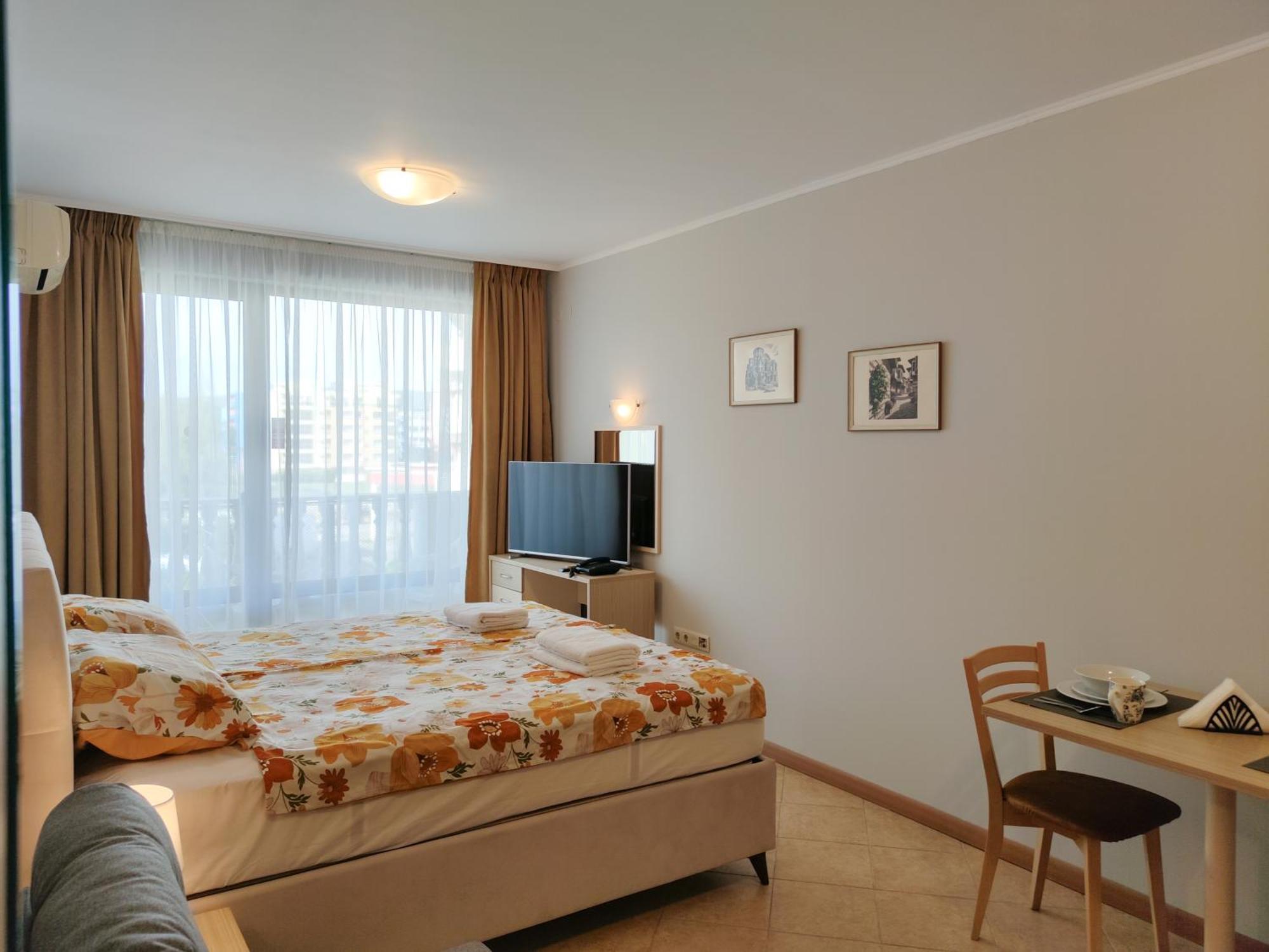 Royal Sun Holiday Apartments Slantchev Briag Extérieur photo